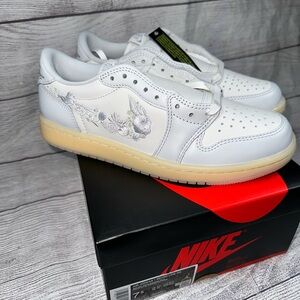 Air Jordan 1 Retro Low OG Sail /Coconut Milk size 7.5m / Women’s 9